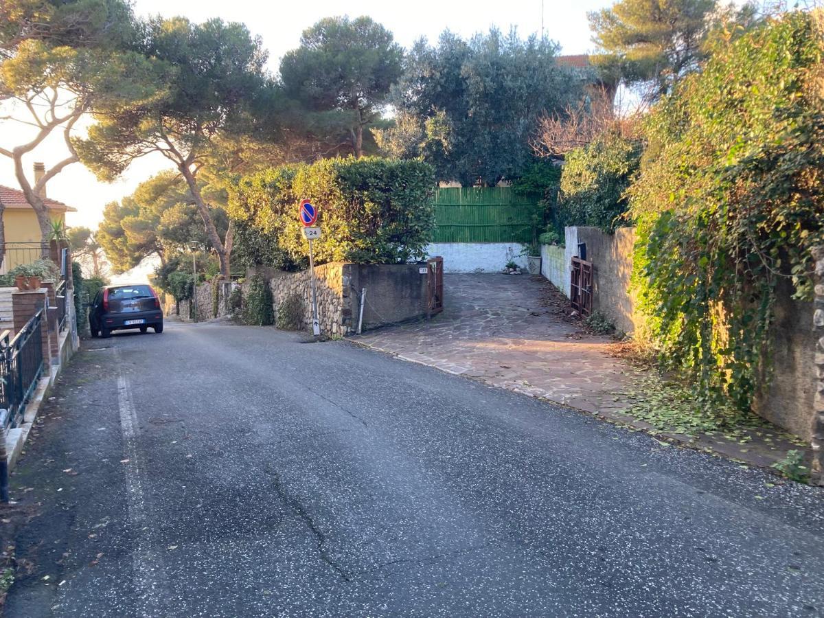 Oasi Del Cuore - Due Graziose Camere Con Vista Mare A 7 Min Dal Mare Di Castiglioncello Buitenkant foto