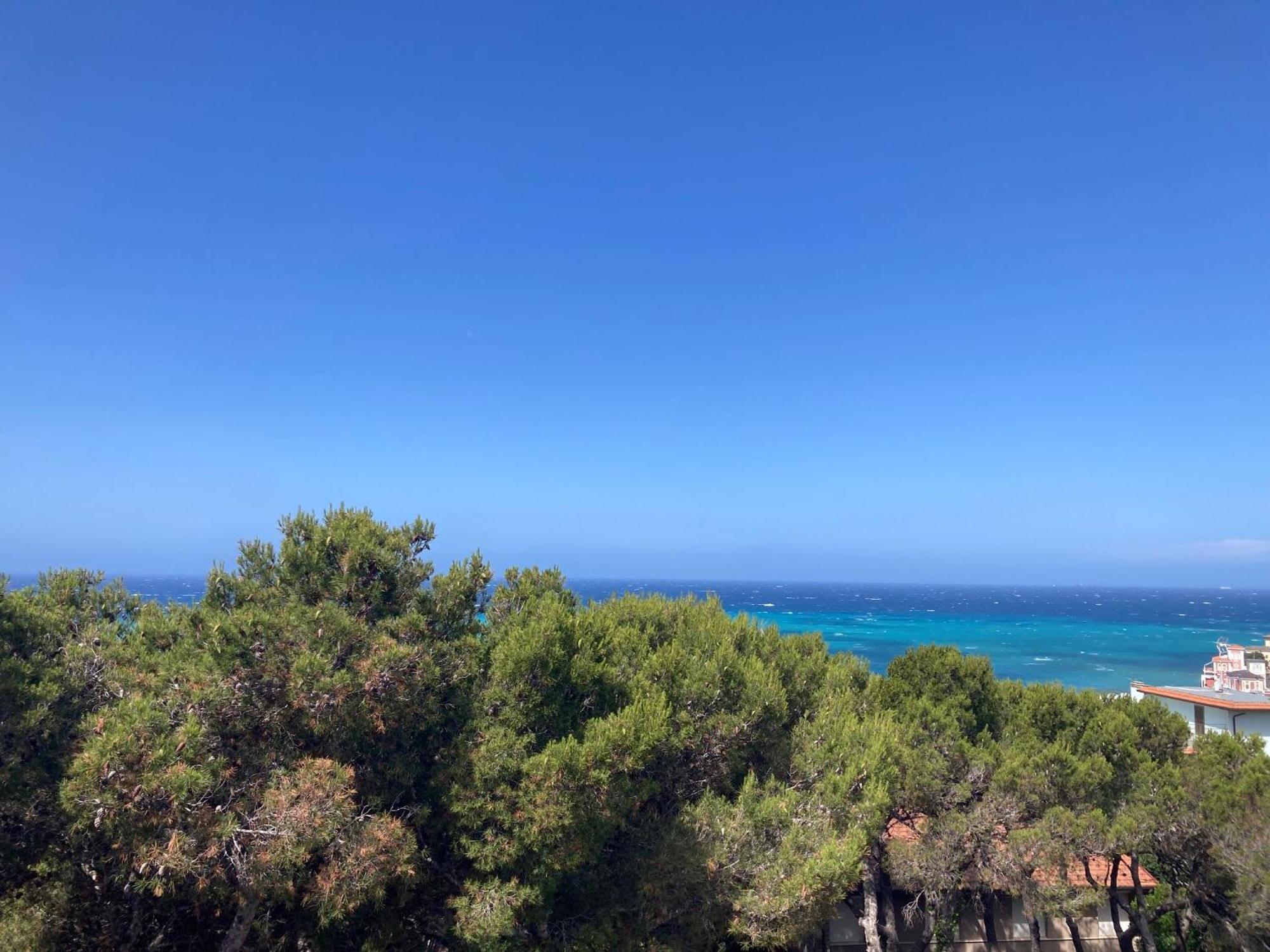 Oasi Del Cuore - Due Graziose Camere Con Vista Mare A 7 Min Dal Mare Di Castiglioncello Buitenkant foto